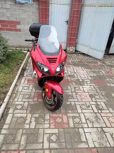 Скутеры: Макси-скутер 125 куб. см, Бензин, Б/у — 3