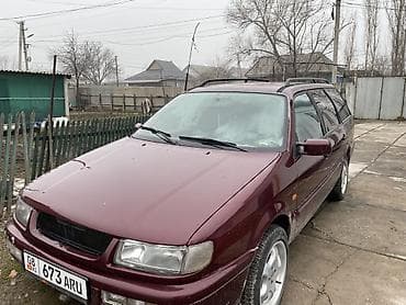 Volkswagen Passat Variant: 1994 г., 1.8 л, Механика, Газ, Универсал