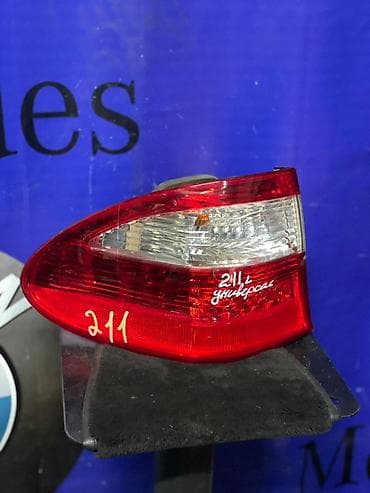 Автозапчасти: Задний левый стоп-сигнал Mercedes-Benz 2005 г., Б/у, Оригинал, Япония — 1