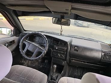 вентилятор 211: Volkswagen Passat Variant: 1991 г., 1.8 л, Механика, Бензин, Универсал — 7