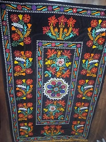 Продается туш-кийиз ручной работы (панно) с традиционной вышивкой