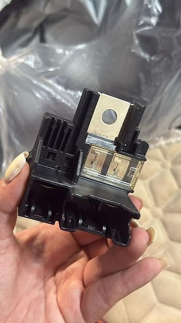 авто блютуз: Блок предохранителей Toyota Новый — 1