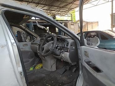 Toyota: Toyota Regius: 2002 г. — 4