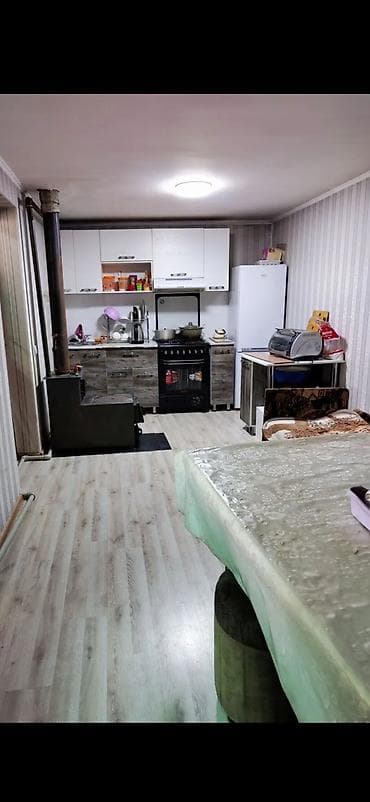 чолпон ата домик: 65 м², 4 комнаты, Забор, огорожен — 2