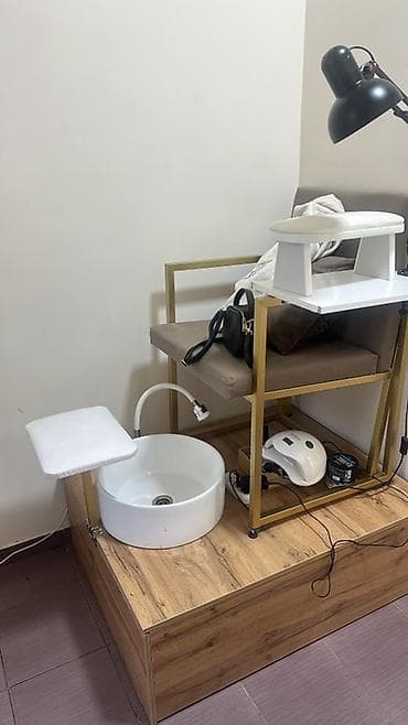 макияжный столик: Педикюрное рабочее место со стационарной тумбой и креслом - Подиум из — 2