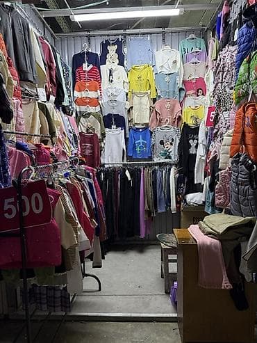 Балдардын башка кийимдери: Сдаю место с товаром Берекет Универсал .проходимое место. Детская — 1