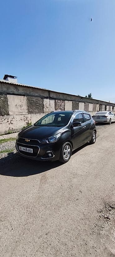 Chevrolet Spark: 2017 г., 1 л, Автомат, Бензин, Хэтчбэк