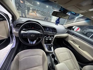 Hyundai Elantra: 2019 г., 2 л, Автомат, Бензин, Седан