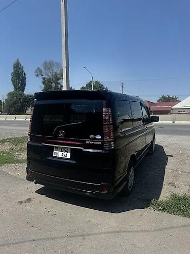 степ минивен: Honda Stepwgn: 2004 г., Минивэн — 4