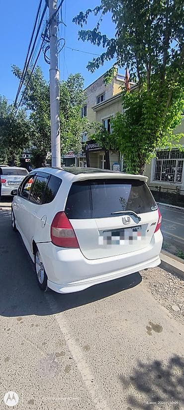 small car: Honda Fit: 2002 г., Вариатор, Бензин, Хэтчбэк — 3