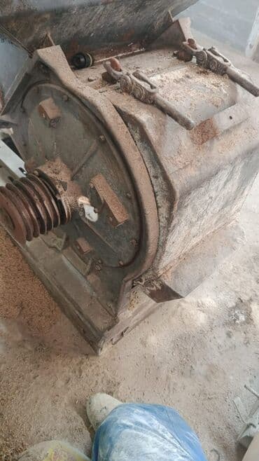 дробилка для зерна для дома: Зернодробилка, Трёхфазное 380 В, Б/у — 4