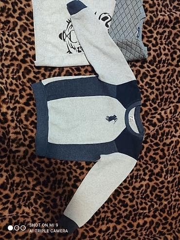 Балдардын кийим-кечелери жана бут кийимдери: 3 свитера/ кофты ТЕПЛЫЕ на 6-7 лет. Цена за все - 800 сом состояние — 7