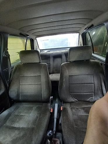 Продажа авто: Volkswagen Jetta: 1987 г., 1.8 л, Ручные, Бензин, Седан — 4