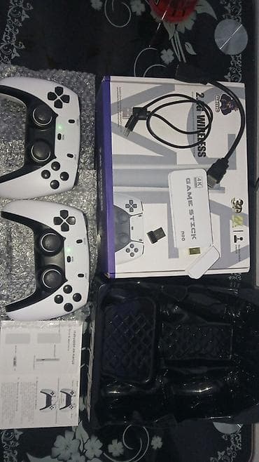 Игровая приставка Game Stick Pro (4K) с двумя беспроводными геймпадами