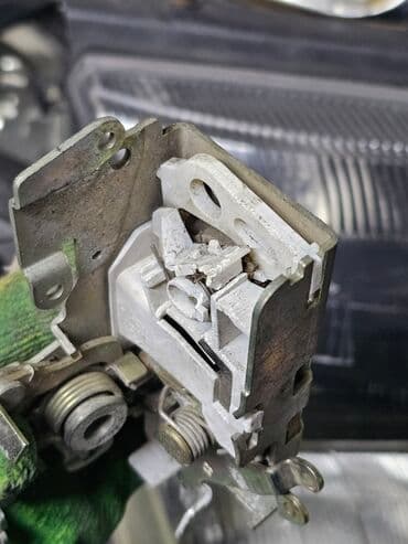 биндеры dsb с металлическим корпусом: Замок двери Mercedes-Benz 1996 г., Б/у, Оригинал, Германия — 9