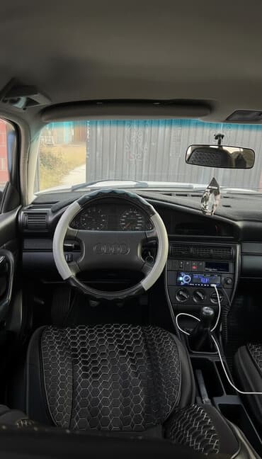 чехол для документов: Audi 80: 1991 г., 2 л, Механика, Бензиновая, Седан — 1