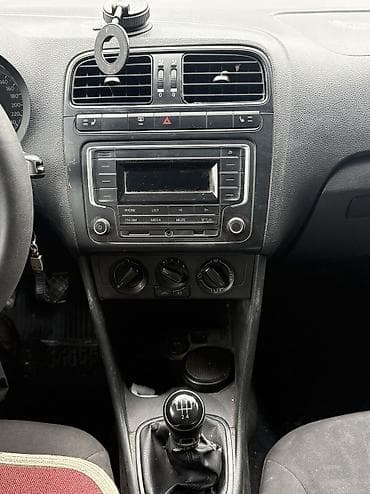 e34 520: Volkswagen Polo: 2018 г., Механика, Бензин — 5