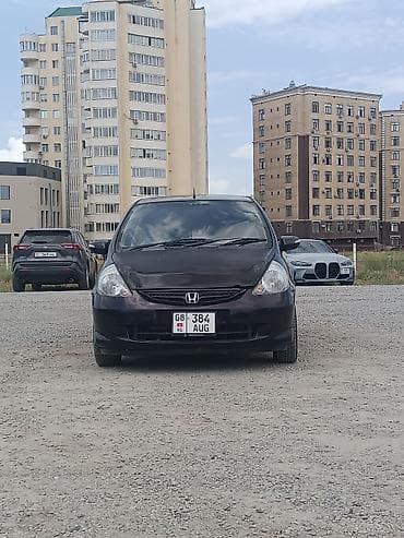 Honda Fit: 2005 г., 1.3 л, Автомат, Бензин, Хэтчбэк