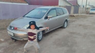 продаю или меняю с доплатой мне: Honda Stream: 2002 г., 1.7 л, Автомат, Универсал — 3