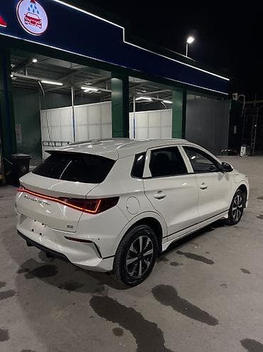 aion y plus: BYD E2: 2023 г., 0.1 л, Автомат, Электромобиль, Седан — 3