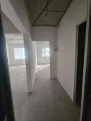 срочно продаётся 1 комнатная квартира в районе ошского рынка по улице молодая гвардия токтогула: 1 комната, 51 м², 108 серия, 6 этаж, ПСО (под самоотделку) — 9