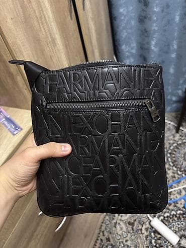 Сумка через плечо Armani Exchange, черная - Формат: компактная