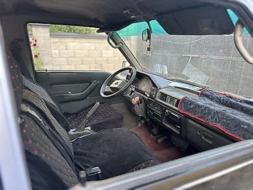 daf 75: Mitsubishi Delica: 1993 г., Минивэн — 8