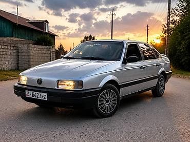Volkswagen Passat: 1993 г., 1.8 л, Механика, Седан — 5