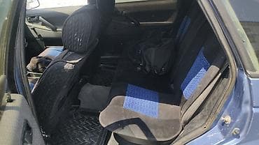 Унаа: Volkswagen Passat: 1990 г., 1.8 л, Кол менен иштөөчү, Бензин, Седан — 3