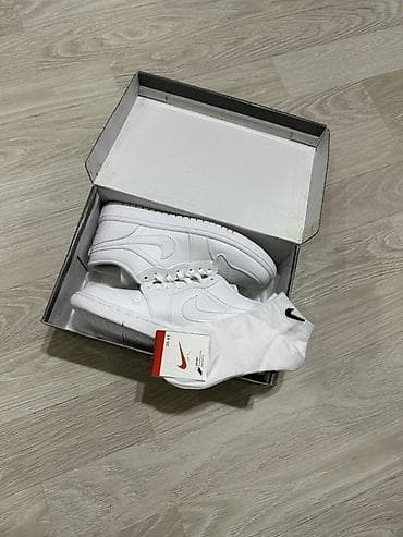 Мужские кроссовки, 42, Nike, Новый, цвет - Белый, Самовывоз, Платная доставка