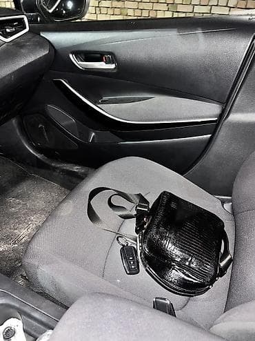 toyota corolla runx: Toyota Corolla: 2022 г., 1.8 л, Вариатор, Гибрид, Седан — 6