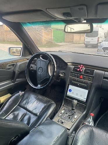 Mercedes-Benz E-Class: 1998 г., 3.2 л, Автомат, Бензин, Седан