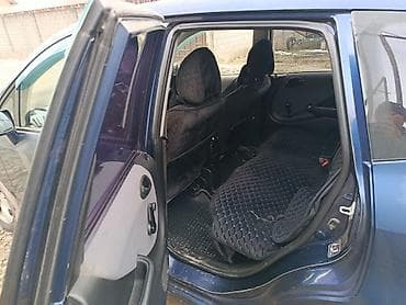 Продажа авто: Honda Jazz: 2002 г., 1.3 л, Механика, Бензин, Седан — 4