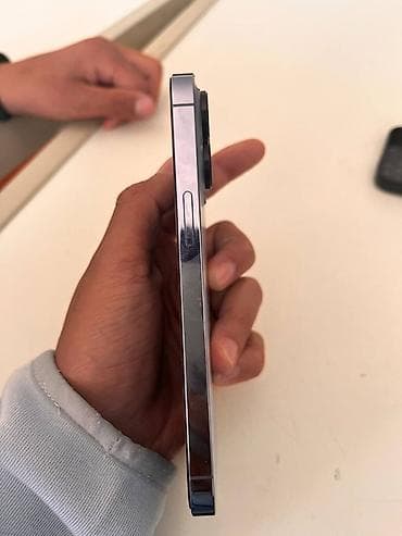 video camera: IPhone 13 Pro, Sierra Blue, Чехол — 7