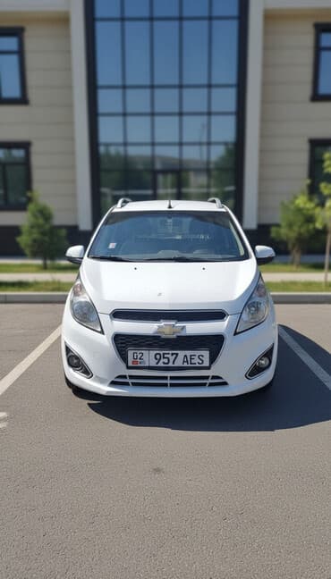 скутер на бензине: Chevrolet Spark: 2015 г., 1 л, Вариатор, Бензиновая, Хэтчбэк — 5