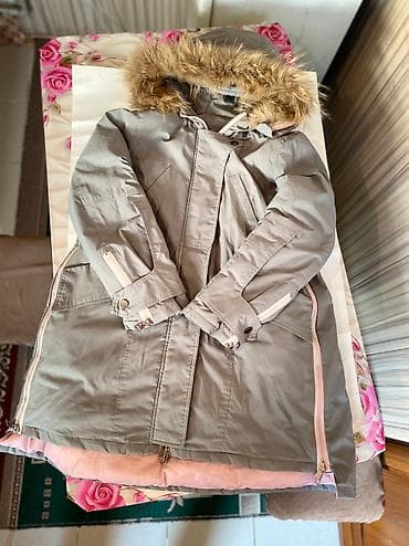 Куртка зимняя женская на 44-48р
Срстояние отличное
Цена 800