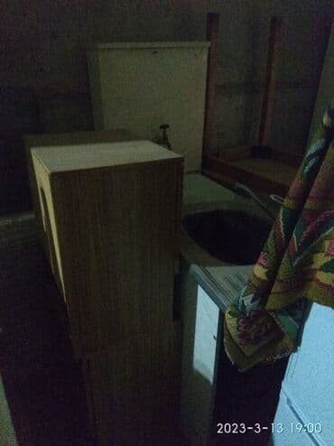 продаю старый мебель: Ош.В связи ликвидацией частного хозяйства продаю: бочки 200 — 4