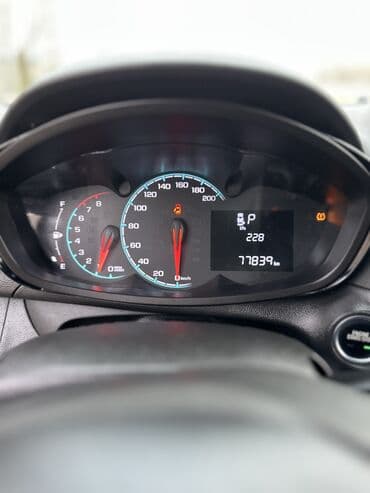 spar: Chevrolet Spark: 2017 г., 1 л, Автомат, Бензин, Хэтчбэк — 3