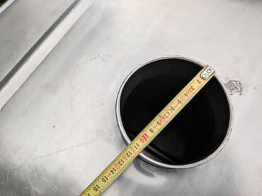пустые канистры: Продаю две ёмкости из пищевой нержавейки объемом 140 литров, раньше — 10