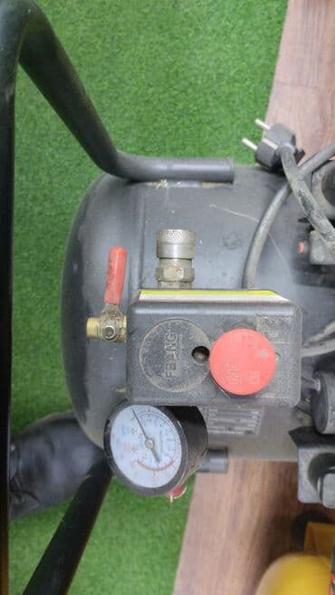 компрессор для колес: Прокс 40л 4 поршень 1450кват 2 мотор 220ват доставка по городу — 3