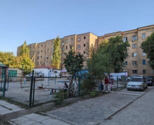 район 4 гор больницы: 1 комната, 36 м², Индивидуалка, 3 этаж, Косметический ремонт — 1