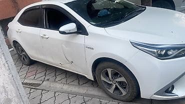 byd e3: Toyota Levin: 2018 г., 1.8 л, Вариатор, Гибрид, Седан — 4
