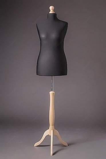 Женский портновский манекен 50 размер на напольной стойке. Б/у -