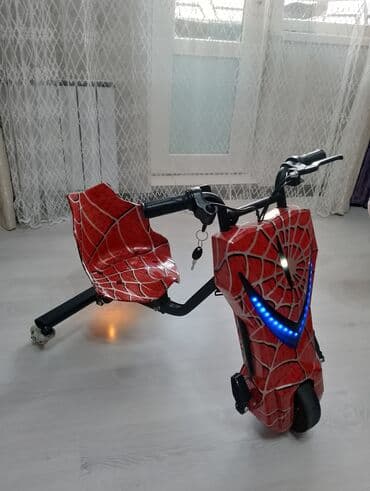 фигурка железного человека: Детский электрокар, Б/у — 2