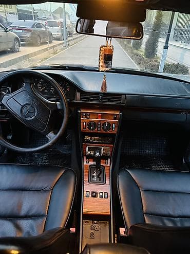 машинаны: Mercedes-Benz W124: 1994 г., 2.2 л, Автомат, Бензин, Седан — 3