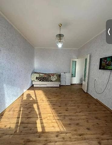 Бөлмөлөрдү ижарага берүү: 34 м², Эмереги менен — 2