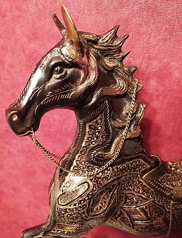 Продам ! Винтажная статуэтка "Жеребец" Антиквариат! Привезенно из