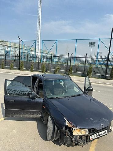 дверь на аккорд: Honda Accord: 1983 г., Автомат, Седан — 9