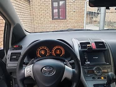 Toyota Auris: 2008 г., 1.6 л, Робот, Бензин, Хэтчбэк — 6
