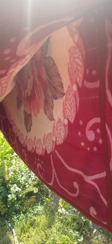 Продаю плед очень теплый, чистый. плед двухслойный. Не пользуюсь